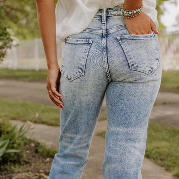 Abercrombie boyfriend distressed jeans - Picture 3 of 9